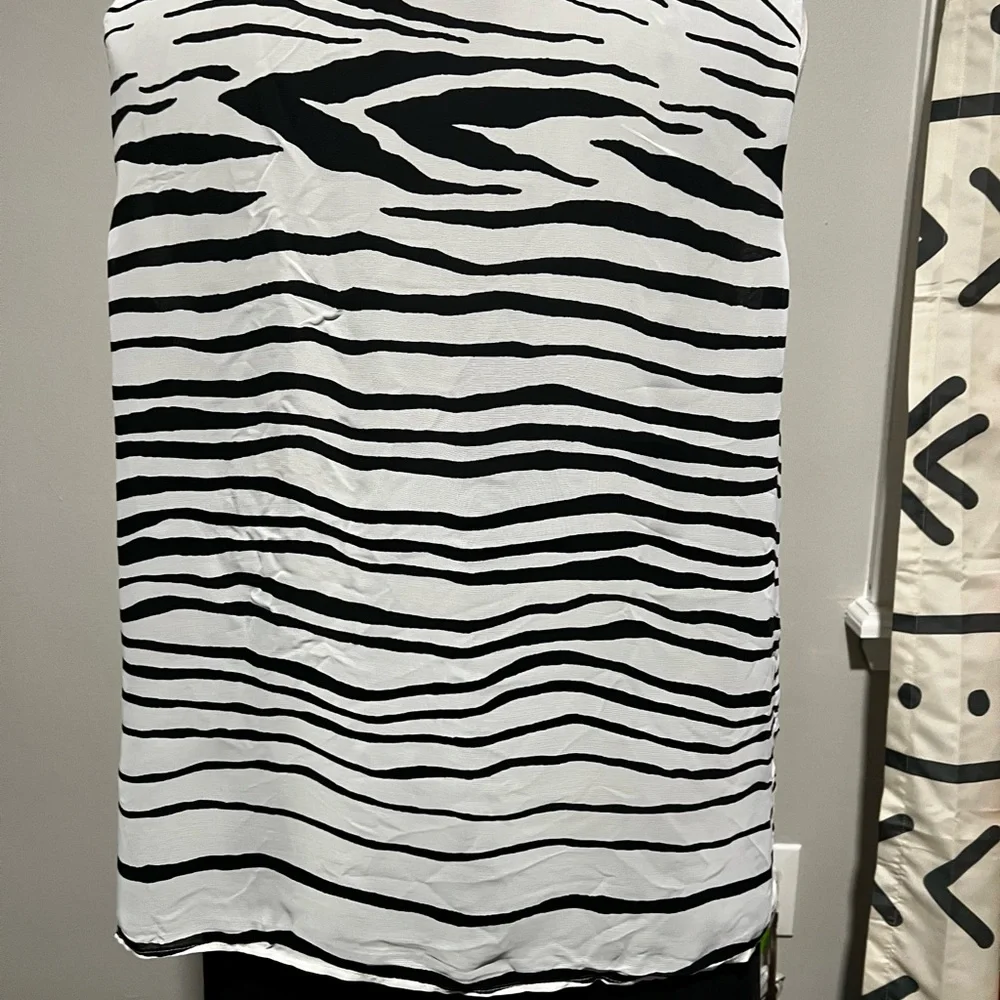 Plus Size Top - Picture 3 of 3